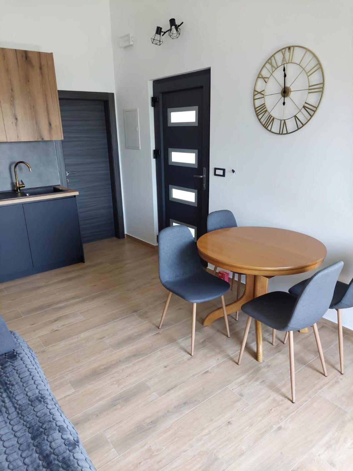 Apartmani Karla Paklenica Starigrad Paklenica Exterior foto